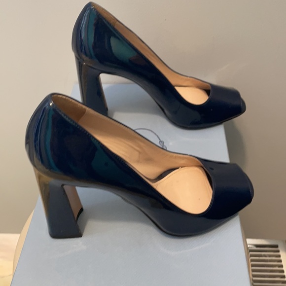 Prada Navy Patent Peeptoe Pumps Size 37/7 - Picture 6 of 7
